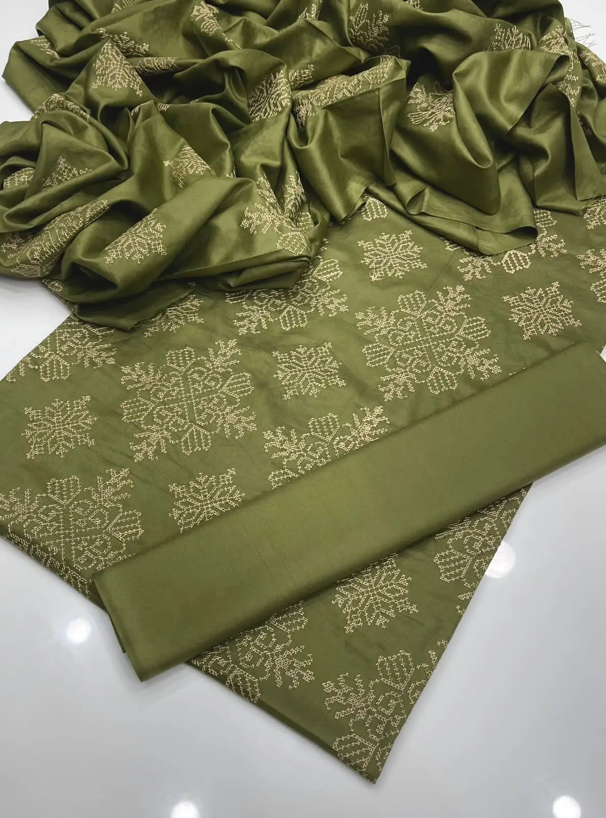 3pieces Women Dress Winter Collection Shirt embroidered dhanak   Dupata dhanak embroidered   Trouser dhanak plain By Fizza Collection