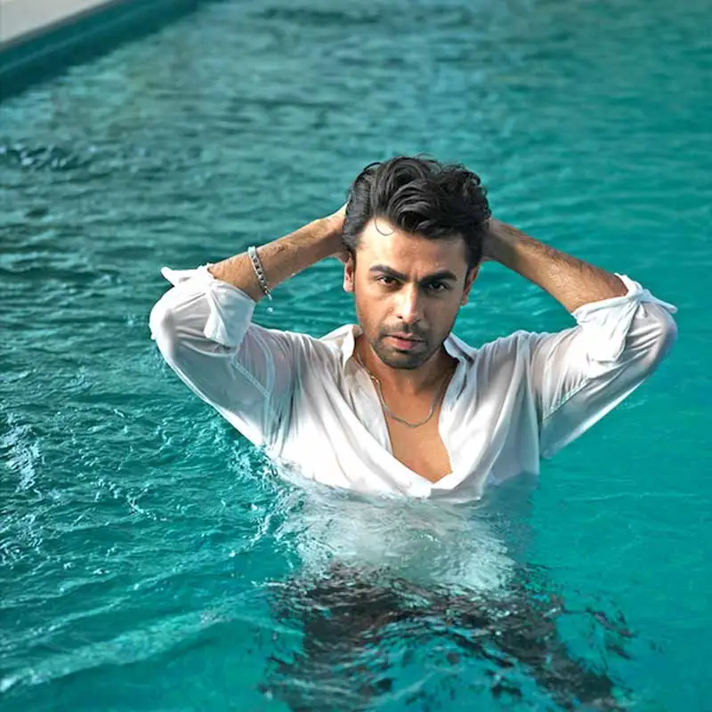 Kohassa FARHAN SAEED Crisp & Classic