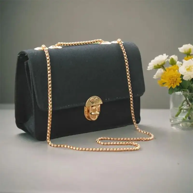 Black Fancy & Stylish Shoulder Bag for women